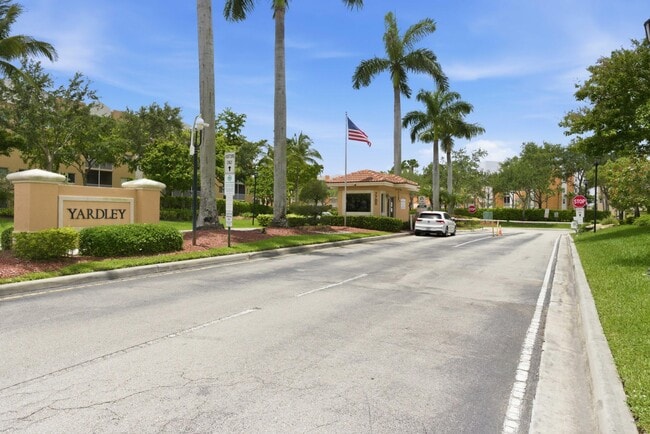 Building Photo - 7765 Yardley Dr