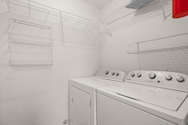 Building Photo - 2624 Gwendolyn Ln