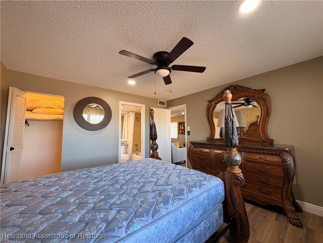 Building Photo - 106 Fairway Ct