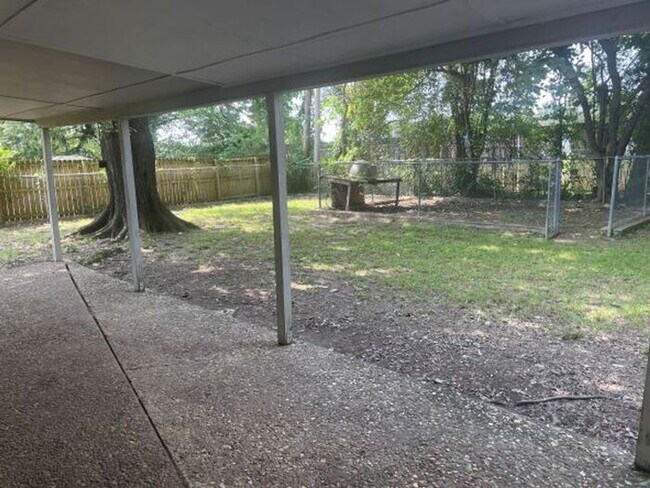 Building Photo - Coming Soon West Conway With Bonus Room