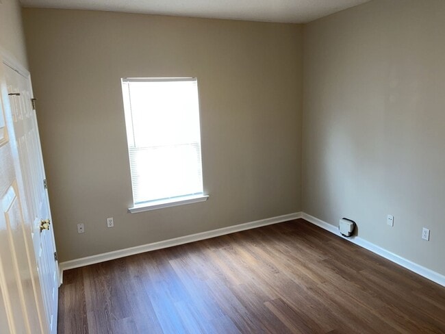 Building Photo - 22 E Dubois St