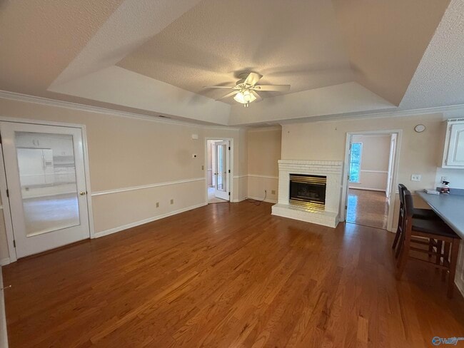 Building Photo - 701 Rigel Dr SW