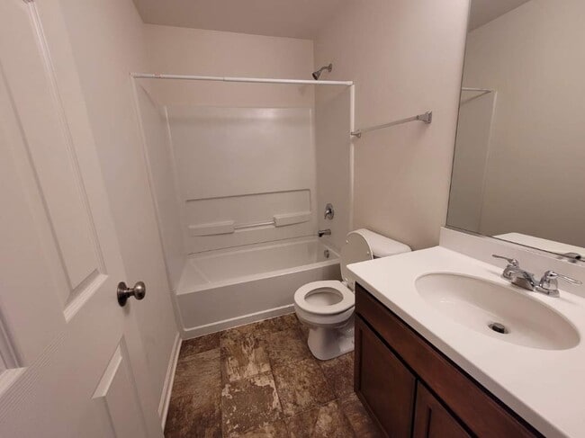 Bathroom - 646 Vine St