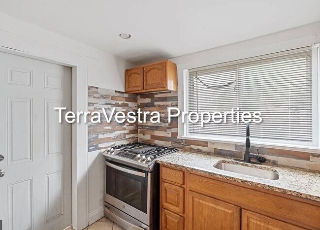 Building Photo - 2 Bed Single Family in Gloucester City! Eligible for $500 Security Deposit.