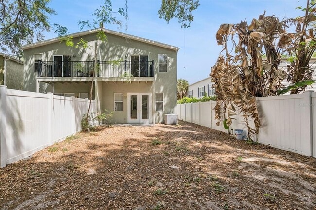 Building Photo - 2704 E Central Blvd