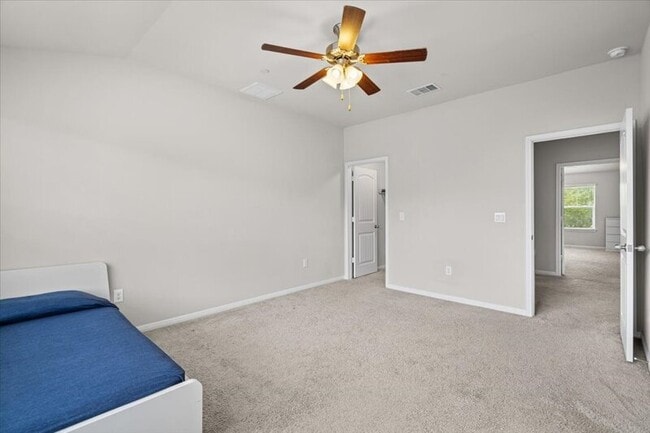 Building Photo - 516 E Slaughter Ln