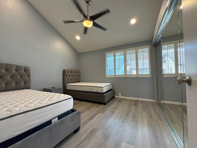 Building Photo - Stunning house in the heart of La Jolla Cl...