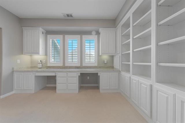Building Photo - 640 Creekway Dr