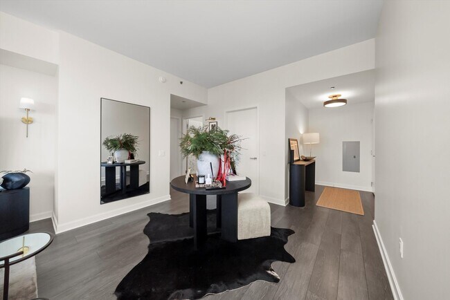 Building Photo - 164 N Peoria St