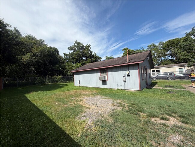 Building Photo - 516 Battlebell Rd