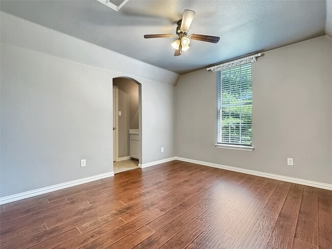 Building Photo - 5973 Country View Ln