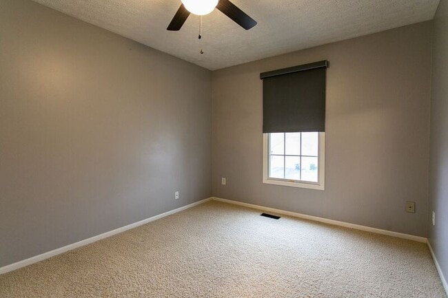 Building Photo - 8573 Olenbrook Dr
