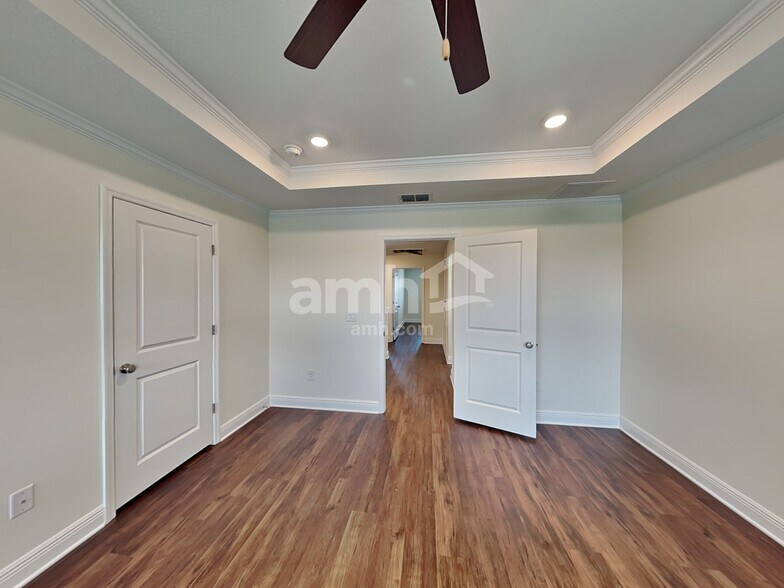 Building Photo - 14604 Cedar Ml Dr