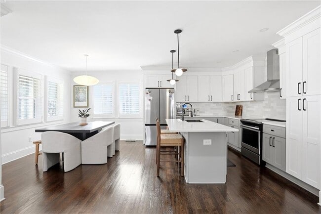 Building Photo - 496 Shannon Dr SW