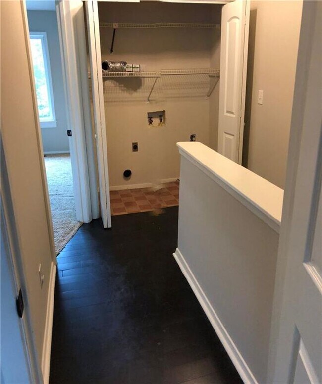 Building Photo - 2 Bed/2.5 Bath townhome - great Doraville ...