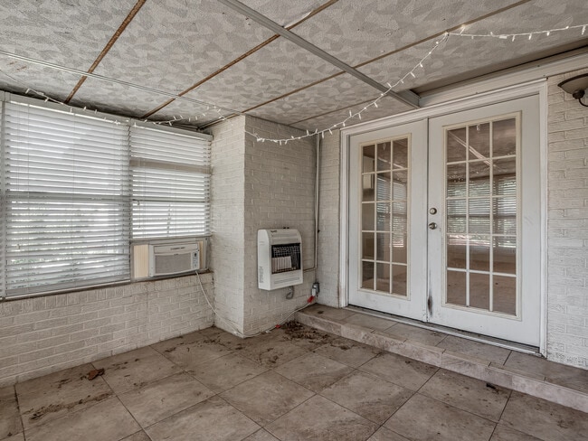 Building Photo - 1505 W Blake St