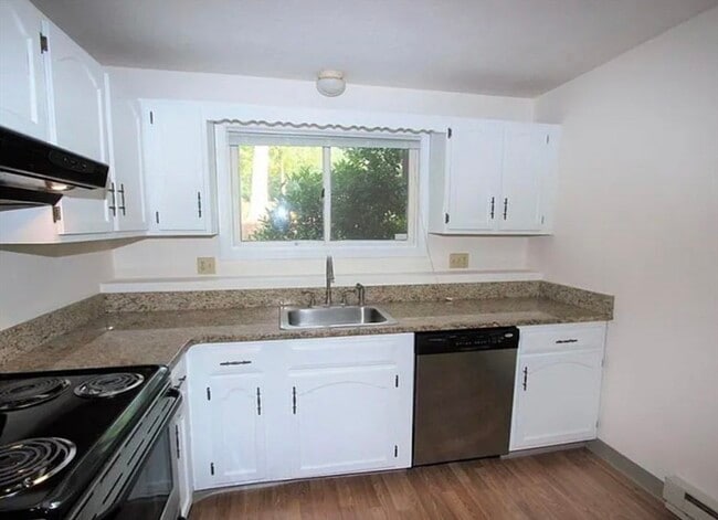 Building Photo - 76 Highwood Dr