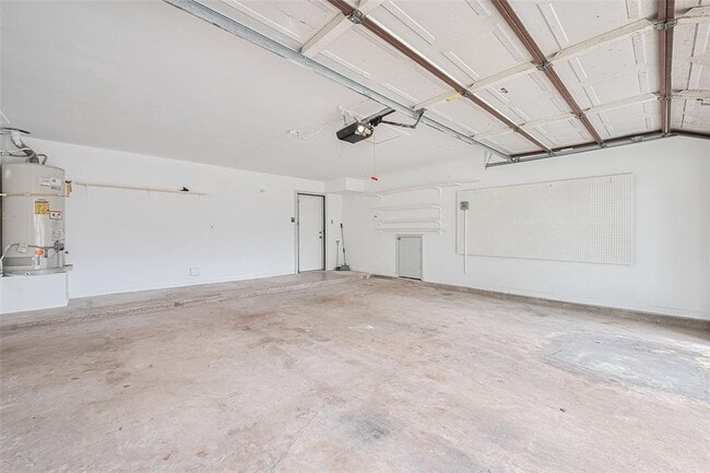 Building Photo - 2115 Streamcrest Ln