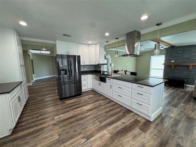 Building Photo - 5016 I-35