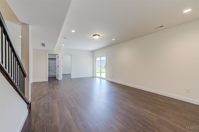 Building Photo - 2025 Maryland Oaks Cir