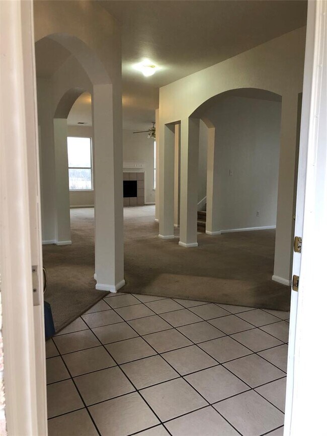 Building Photo - 3604 Roller Crossing