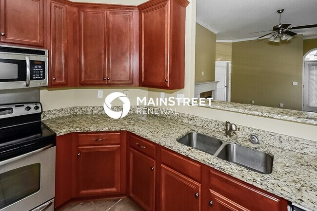 Building Photo - 3 Bedroom Pet-Friendly Home in Memphis, TN with Main Street Renewal