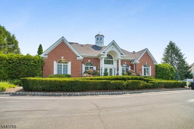 Building Photo - 533 Coventry Dr