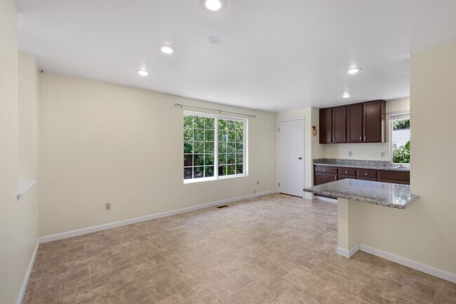 Building Photo - 4bd/2.5ba Kirkland Home