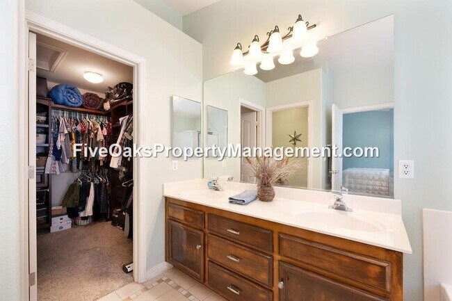 Building Photo - 531 Rowlands Ct
