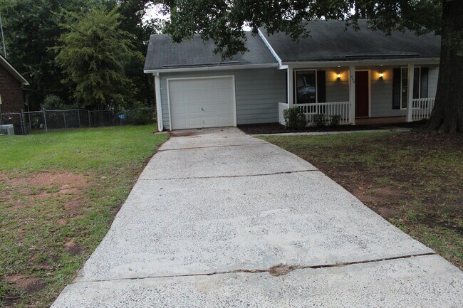 Building Photo - 446 Pheasant Run Dr