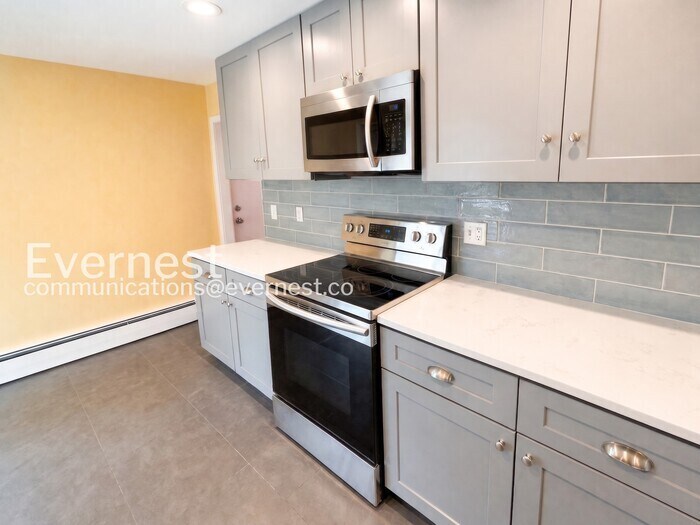Building Photo - 1552 S Flamingo Way