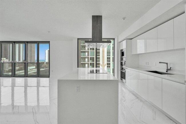 Building Photo - 330 Sunny Isles Blvd