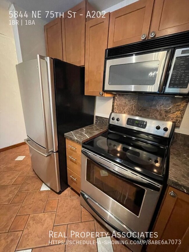 Building Photo - Pet Friendly 1 bed condo (incl:WSG + 1 par...