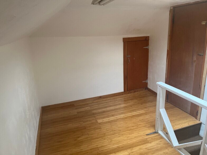 Building Photo - 90 Wallace St