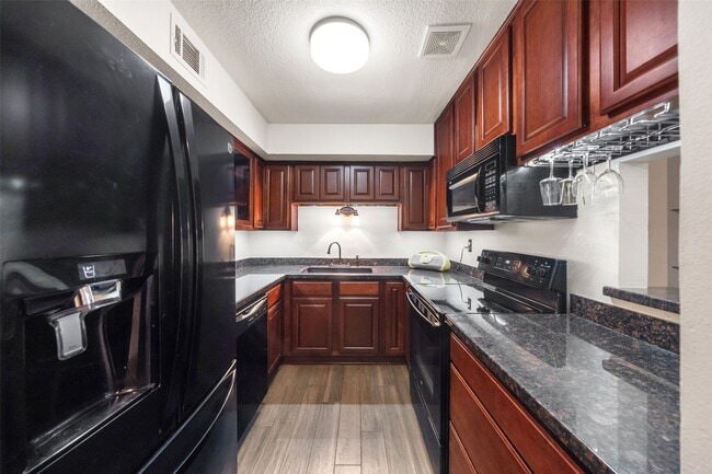 Building Photo - 1880 White Oak Dr