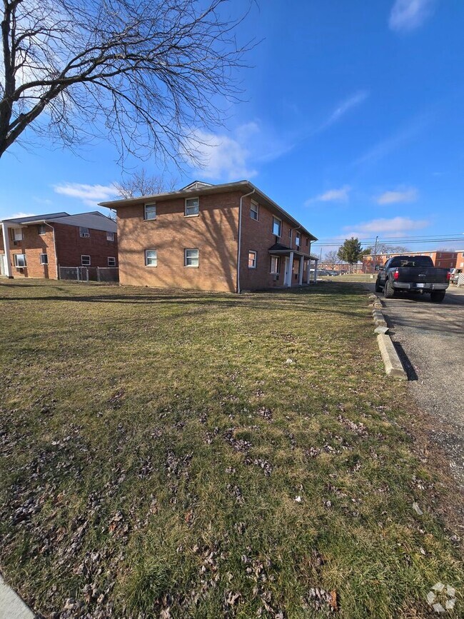 Building Photo - 861 Kingsford Rd
