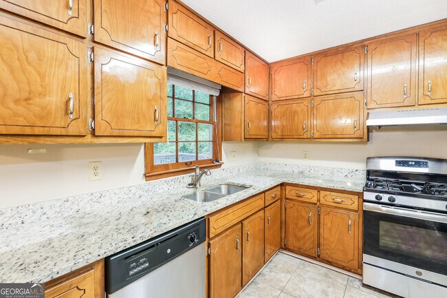 Building Photo - 145 Cowan Dr