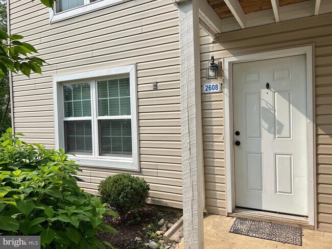 Building Photo - 2608 Beacon Hill Dr
