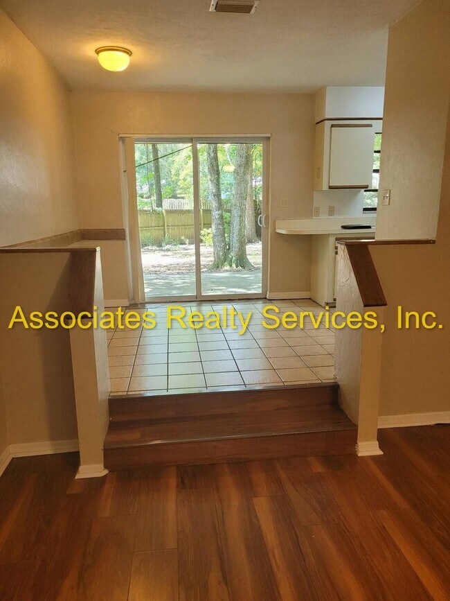 Building Photo - Cute Home In Deer Run, 3br /2ba!!!!!!
