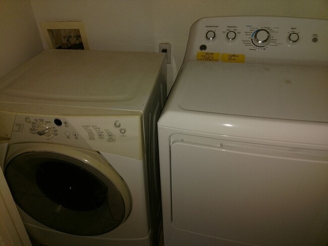 Building Photo - 2 Bedroom 2 Bathroom in Canyon Willows