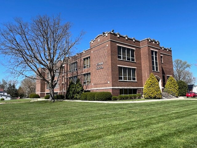 Building Photo - 316 W Walnut St