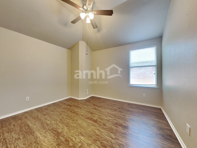 Building Photo - 2120 Malone Dr