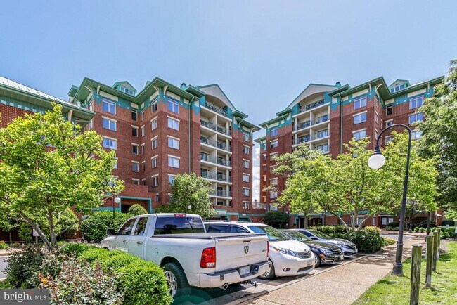 Building Photo - 545 E Braddock Rd