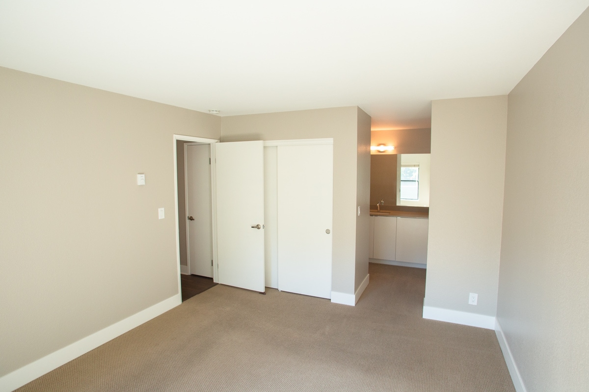 Primary Bedroom to Bathroom - 202 Shoreline Ct