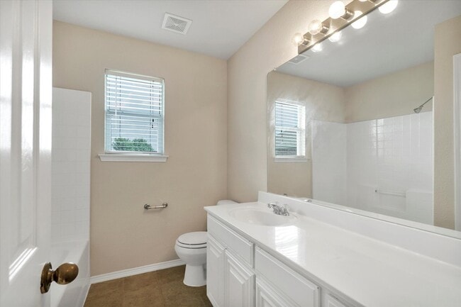 Building Photo - 4402 Emerald Leaf Dr