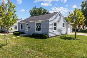 Building Photo - 2 Bedroom House in Green Bay