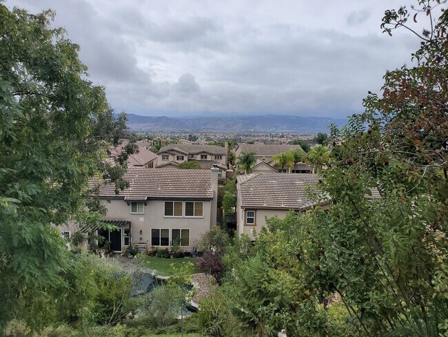 Building Photo - GORGEOUS Executive Home. OFFICE /LOFT/ GRE...