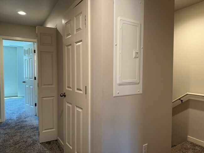 Building Photo - 5302 Smitten Street #3