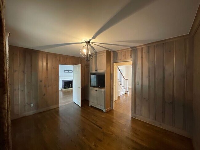 Building Photo - T. R. Lawing Realty Property
