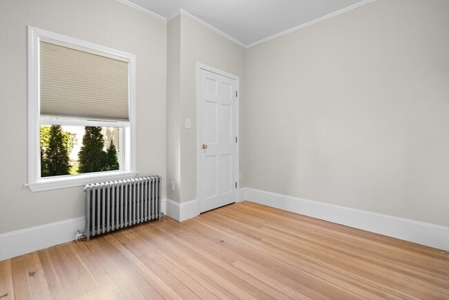 Building Photo - 144 Waverly Rd